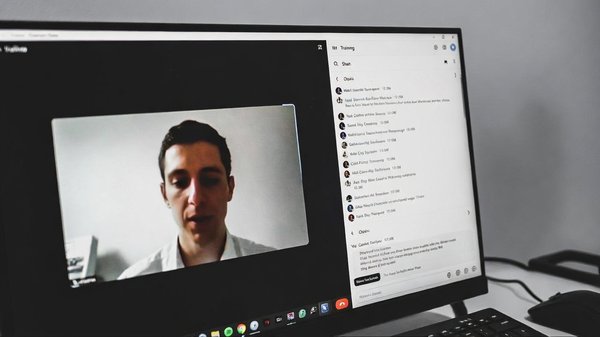 Formation business manager à distance chez zee media l'agence qui fait du bien : tout ce qu'il faut savoir