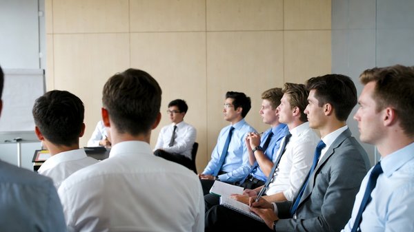 Formation professionnelle : pourquoi et comment choisir la meilleure option en 2026