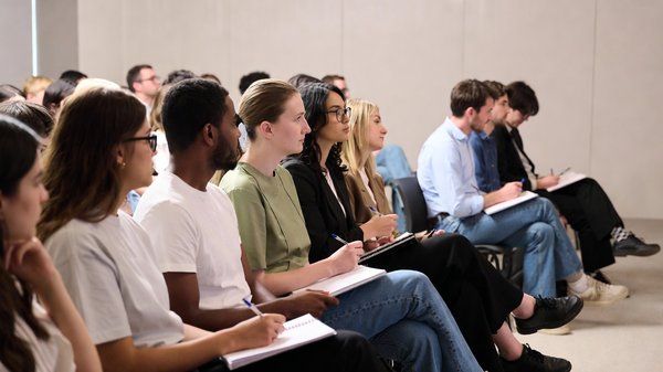 Formation informatique : comment choisir la meilleure option pour progresser